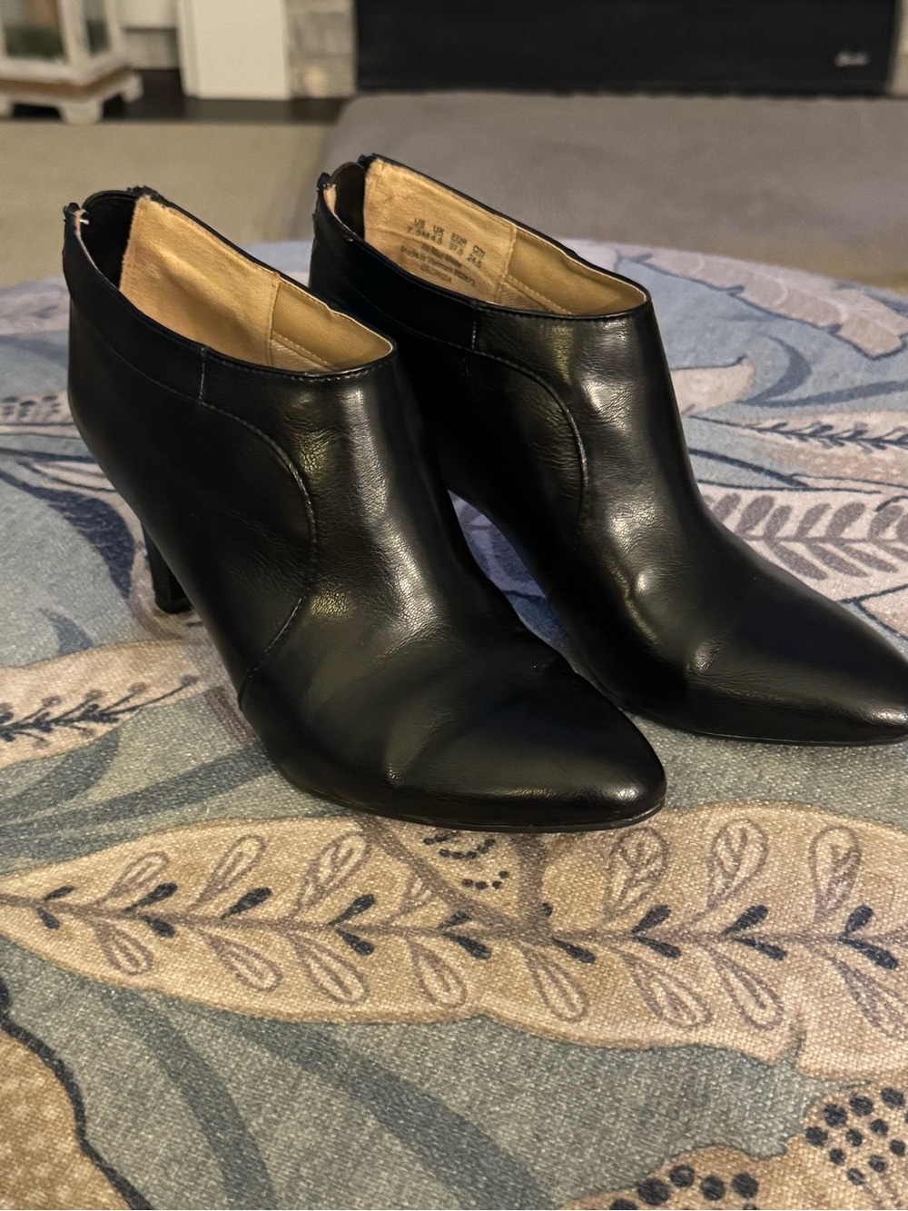 ❤️ Life Stride Women's Black Leather Ankle Booties